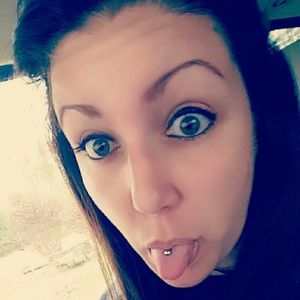 Meet your Posher, Leanna