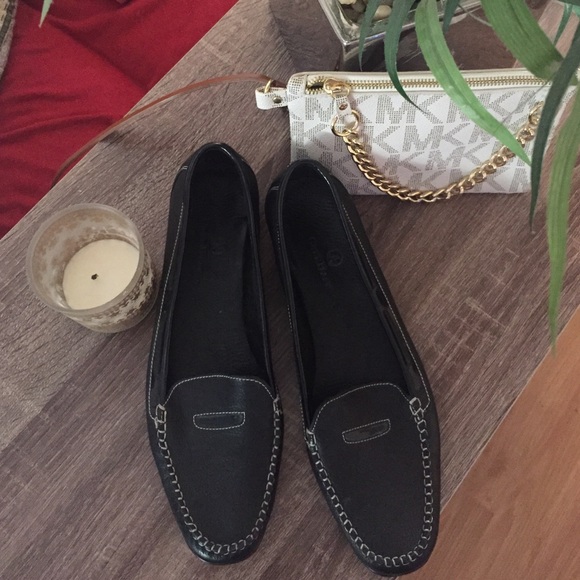 CLASSIC Cole Haan Black Flats • Size 9
