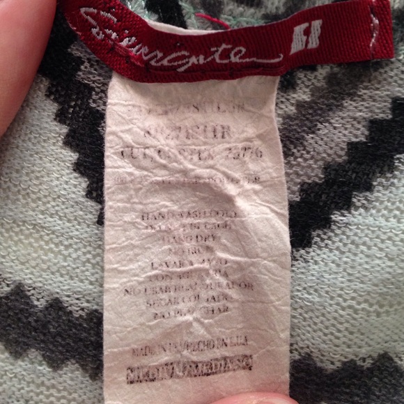 3/4 sleeved shirt - Picture 3 of 3