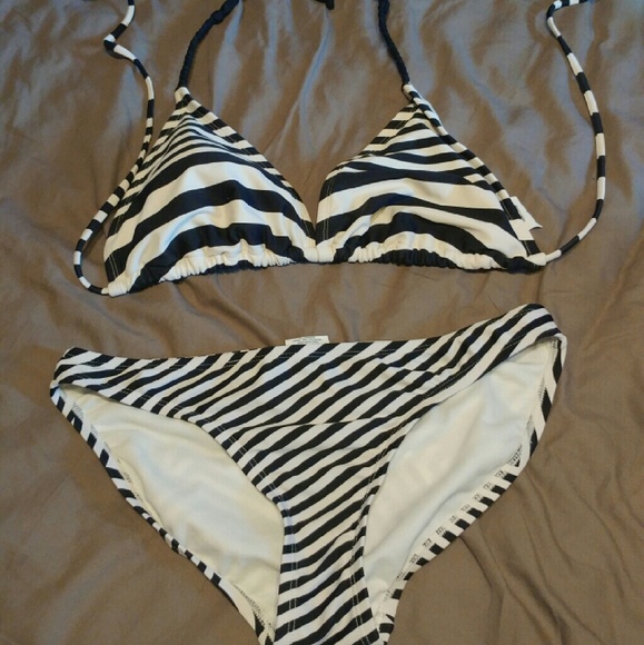 Converse striped bikini - Picture 1 of 2