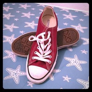 converse all stars! Size 8M size 10W