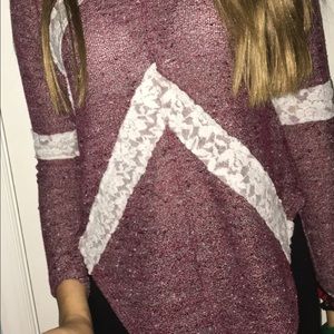 Red black shirt comes but at the sides