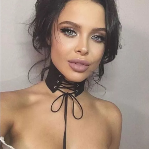 NEW LACE UP CHOKER FAUX SUEDE - Picture 3 of 4