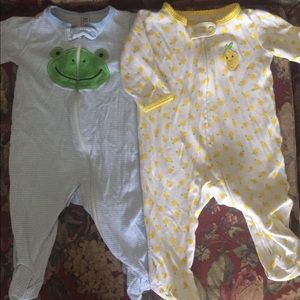 2 baby jammies
