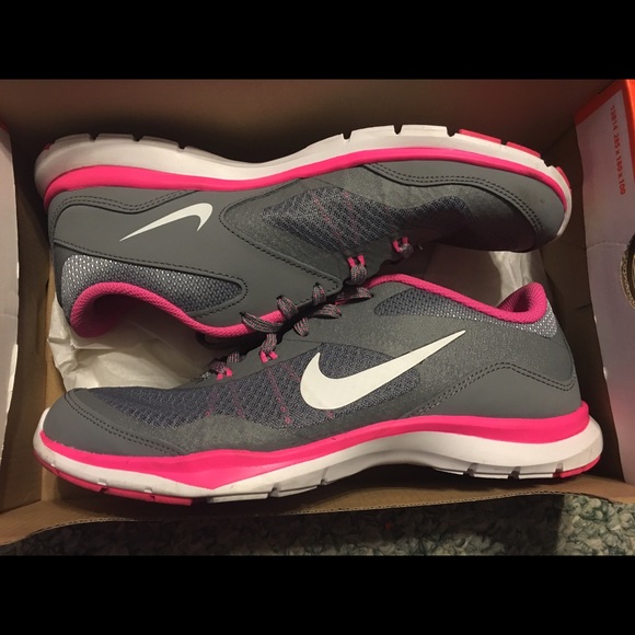 Pink and grey Nike flex trainer 5