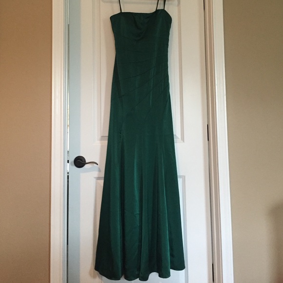 BCBGMaxAzria Emerald Green Formal