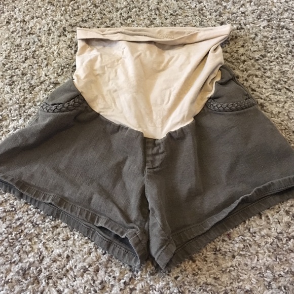 Jessica Simpson maternity shorts -army green