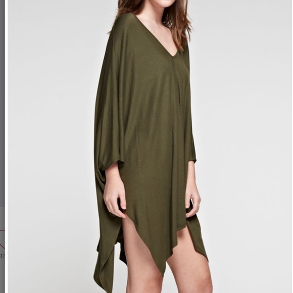 asymmetric cape sleeve dress - Picture 2 of 3