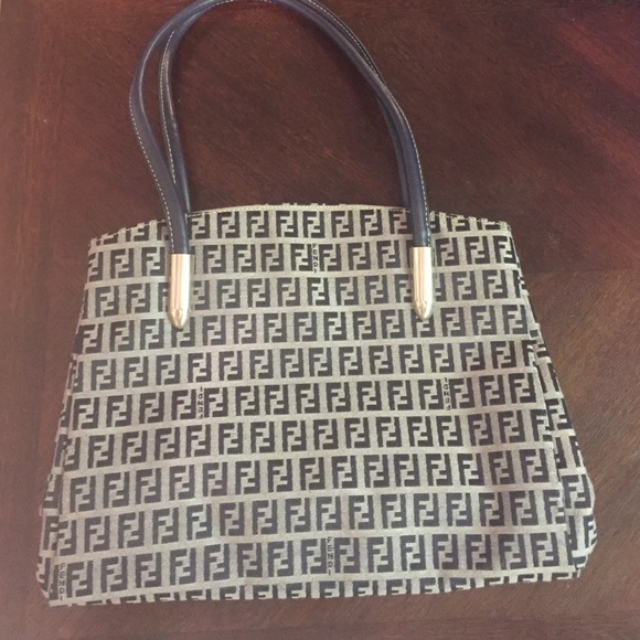 fendi shoulder bag