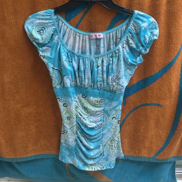 Beatiful top with stretch