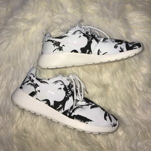 Nike roshe palm tree shoes