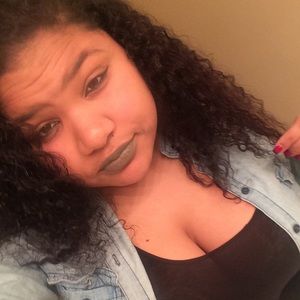 Meet your Posher, Samantha