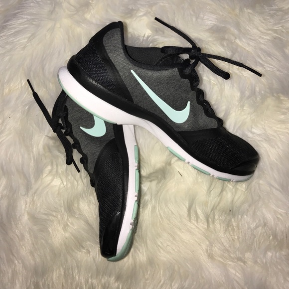 Nike shoes - Picture 3 of 4