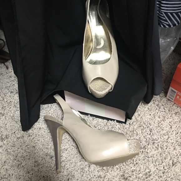 Taupe and gold platform sling back heels - Picture 1 of 3