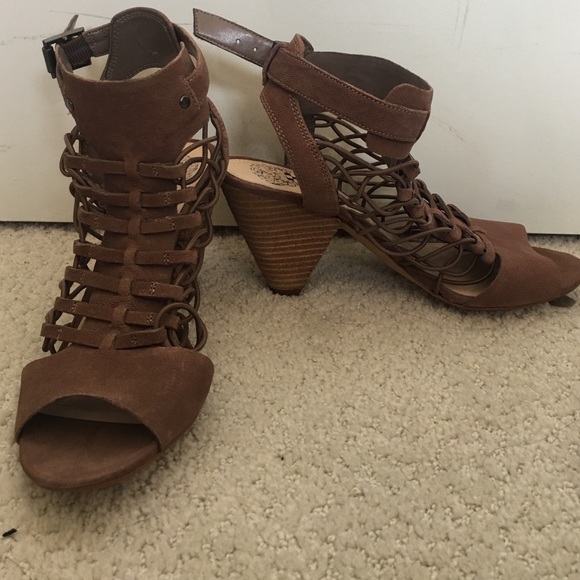 Vince Camuto Never worn Brown booties/ sandals