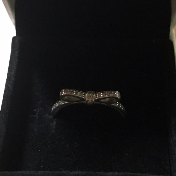 Pandora bow ring