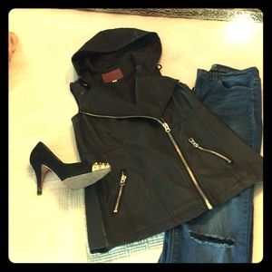 Leather vest miss London M