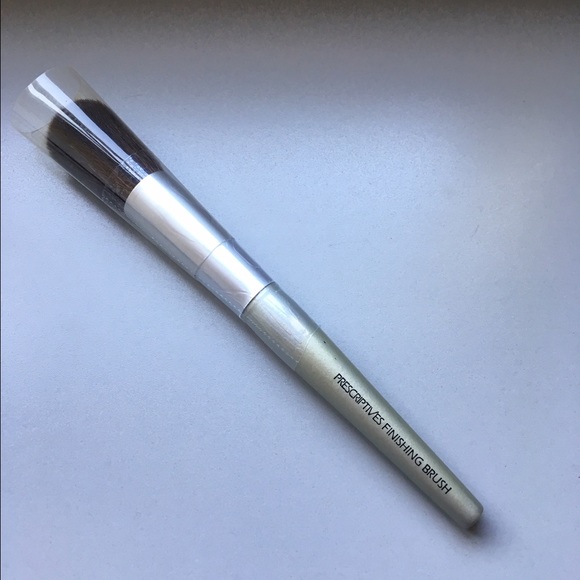 REDUCED $8 🌺 PRESCRIPTIVES MakeUp Brush