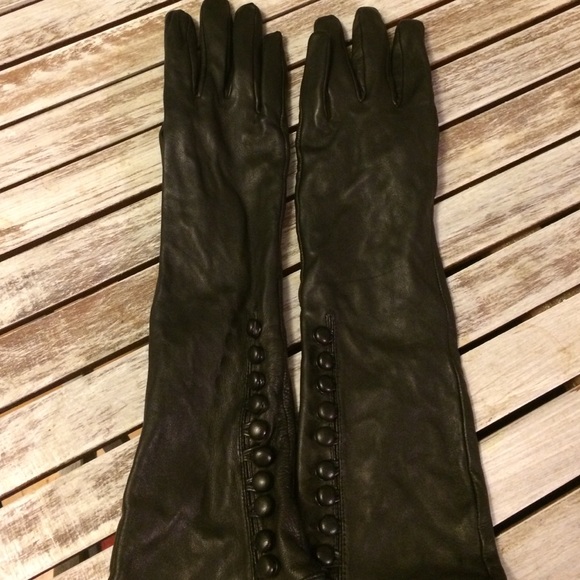 Timeless elegance - Picture 2 of 2