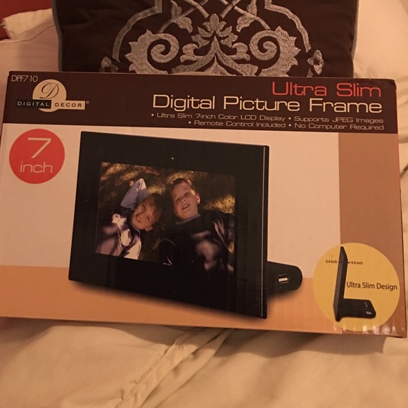 Great gift‼️Ultra slim digital picture frame.