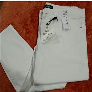 Genera butt lifting skinny jeans