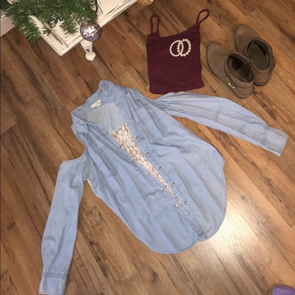 Cute/Lace Button Up