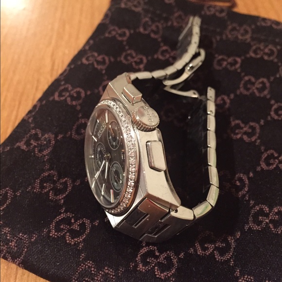 Authentic Gucci diamonds W/ mother of pearl Watch - Picture 4 of 6