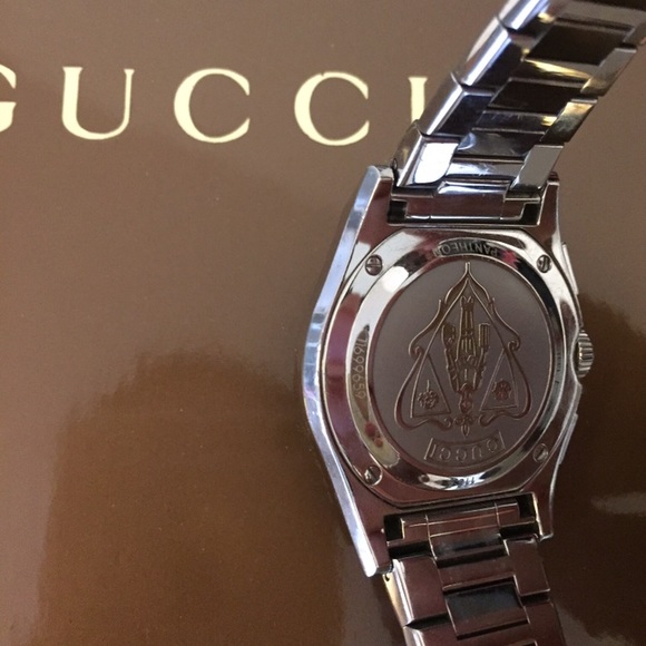 Authentic Gucci diamonds W/ mother of pearl Watch - Picture 5 of 6