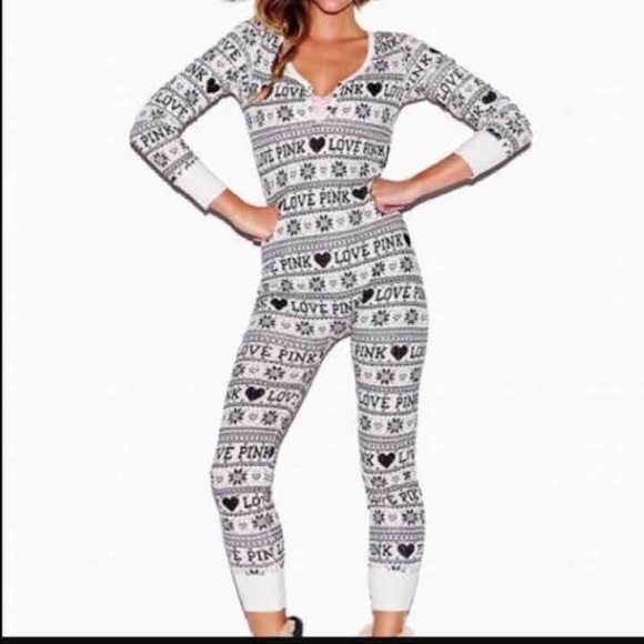 ❤️💚 Victoria secret holiday onesie PJ size M