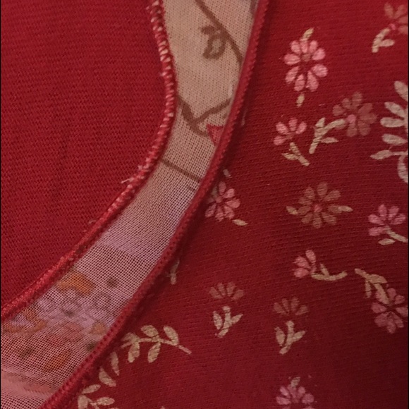 Adorable Girls Red floral L/S top w/ accent lining - Picture 3 of 4