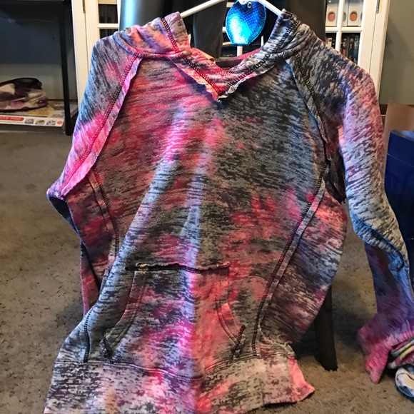 Tie dye pullover