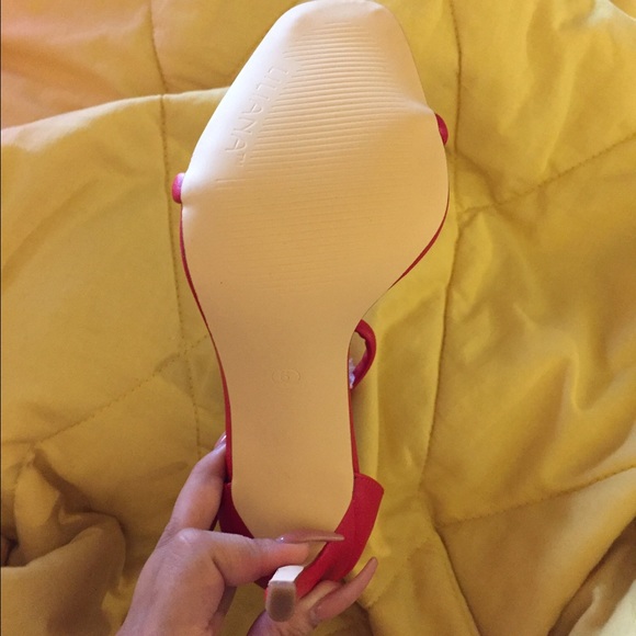 Heels - Picture 3 of 3