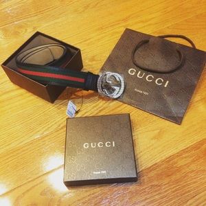 AUTHENTIC New Gucci belt size 28-32