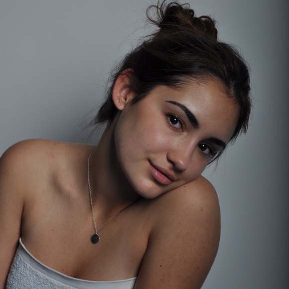 Meet your Posher, Eva