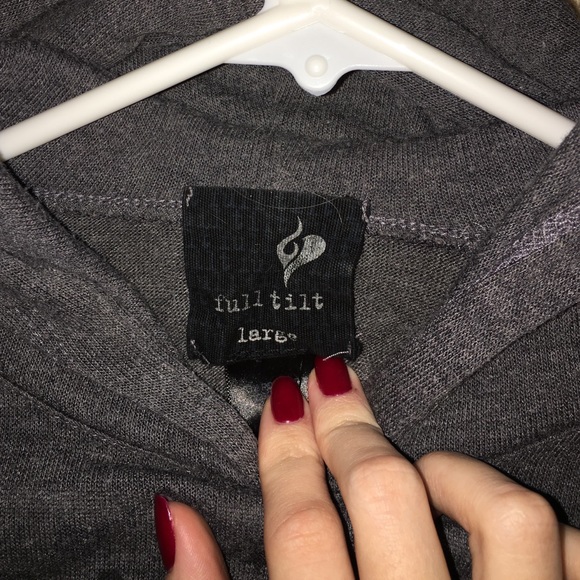 Cropped TILLYS sweatshirt - Picture 2 of 2