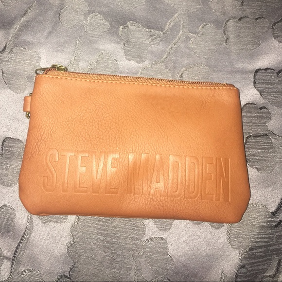 Steve Madden Handbags - SALE NEW Steve Madden leather purse NWOT