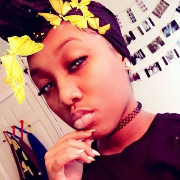 Meet your Posher, Angie - Picture 1 of 1