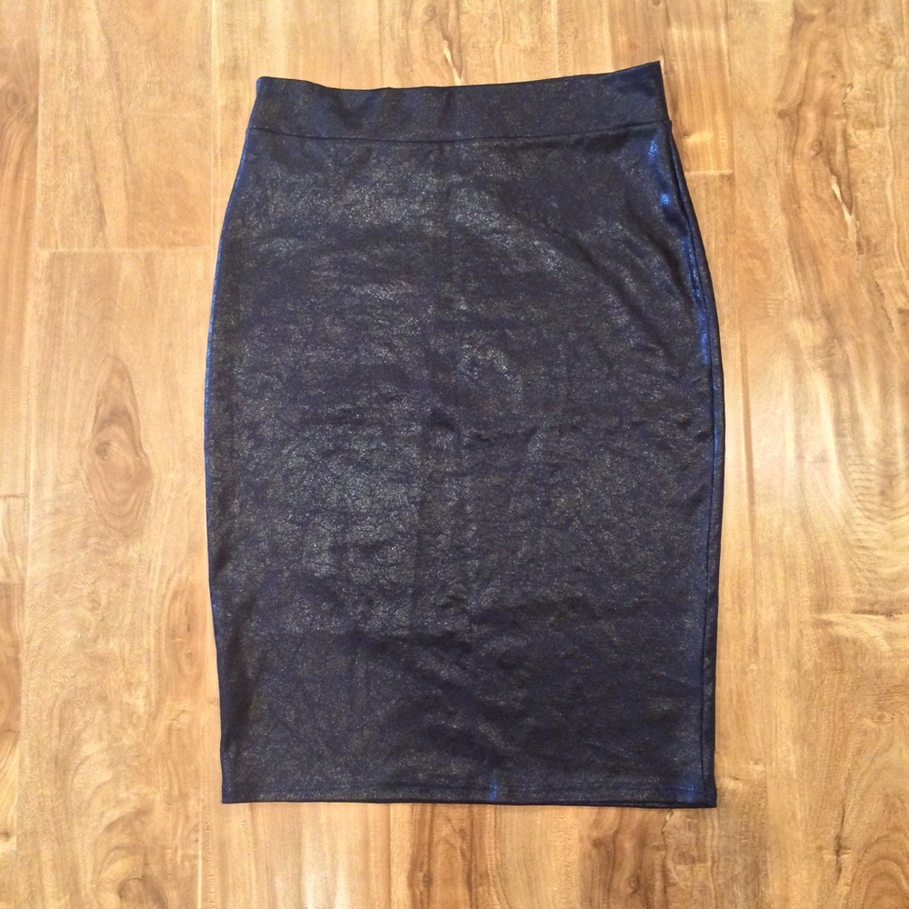 GORGEOUS pencil skirt