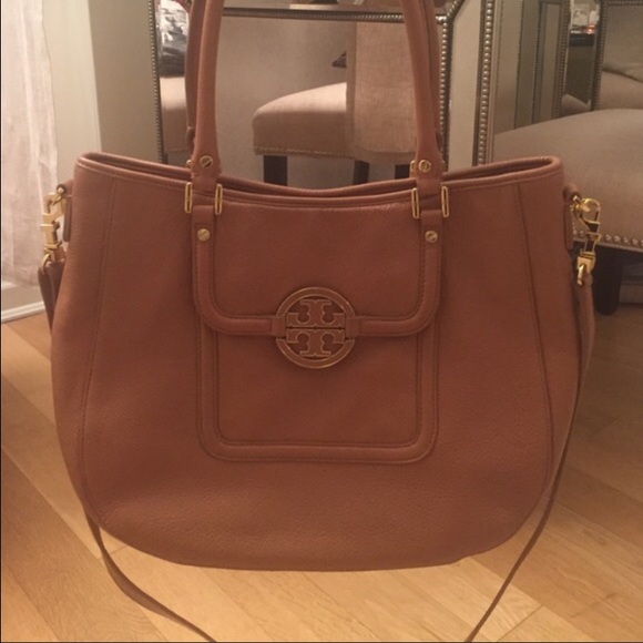 NWT Toryburch Amanda hobo bag