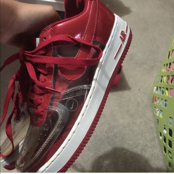 2 pair of Nike shoes