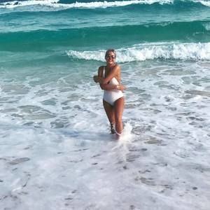 Meet your Posher, Lily