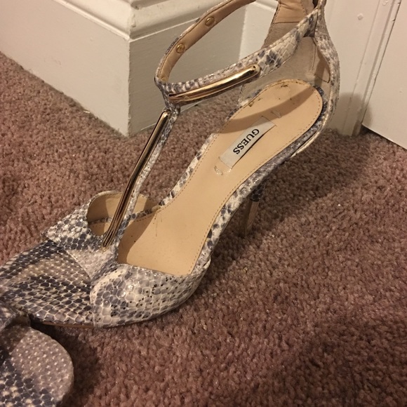 Guess pumps - Picture 2 of 4