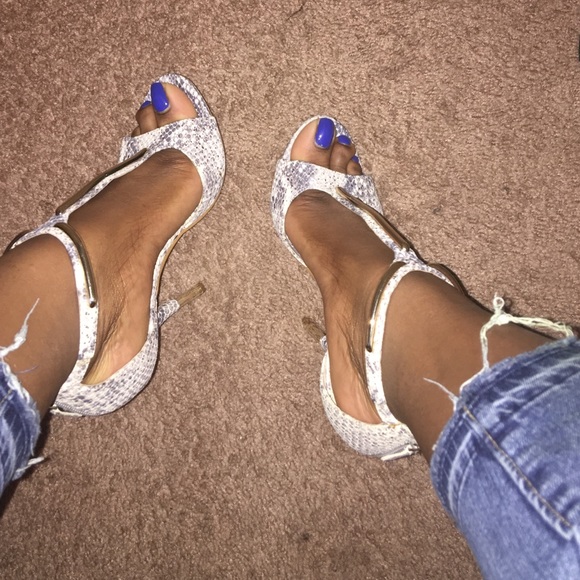 Guess pumps - Picture 3 of 4