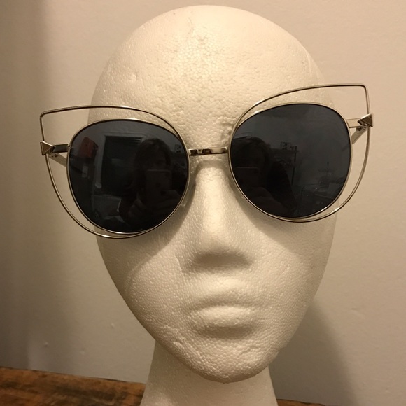 NWT OVERSIZED ROUND CAT EYE MIRROR SUNGLASSES - Picture 2 of 2