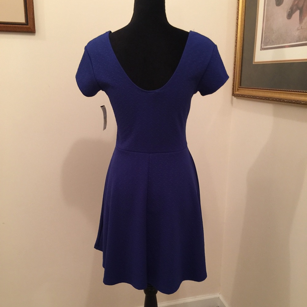 Dress - Picture 2 of 2