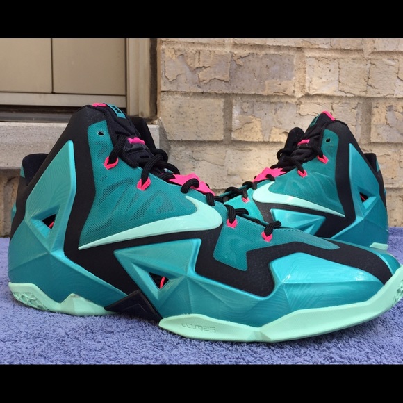 ❌❌🚫SOLD🚫❌❌Nike Lebron 11