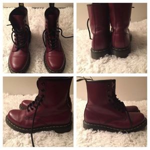 ✋🏾SOLD ON EBAY✋🏾Dr Martens lace up boot burgundy