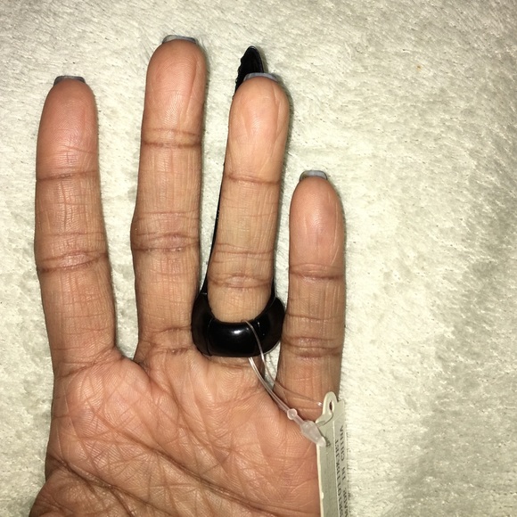 Amazing Sparkling Shield Ring! SOLD OUT - Picture 4 of 6