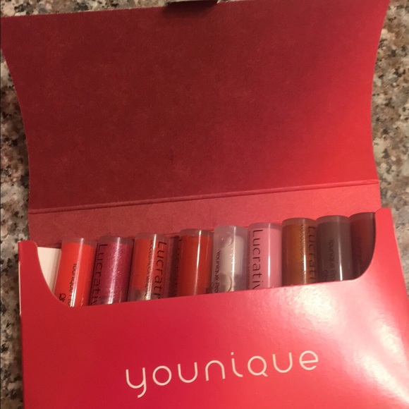 9 younique lip gloss samples