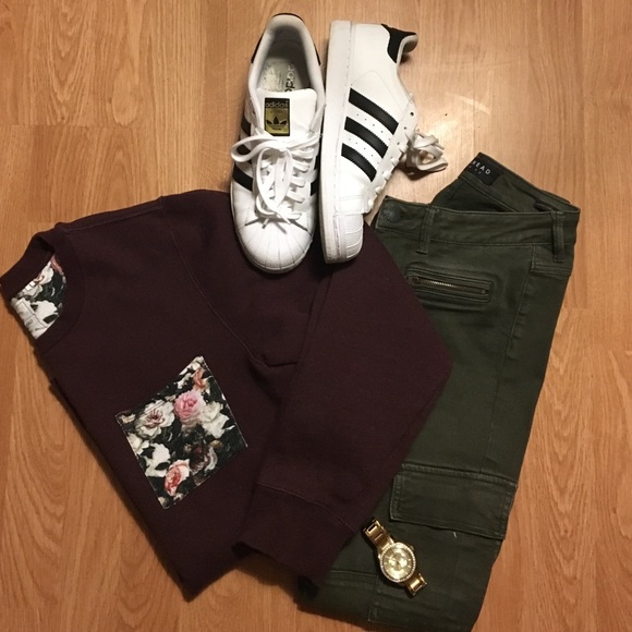 on the byas Tops - Maroon On the Byas sweatshirt